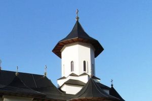 Câte persoane au voie la slujbele din interior – Regulile privind accesul în biserică