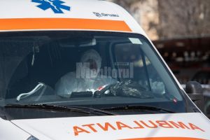 Un bărbat de 54 de ani a murit după ce a căzut de pe o scară, de la 2,5 metri înălţime