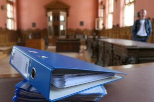 O fostă judecătoare condamnată pentru luare de mită îşi cere înapoi pensia de magistrat