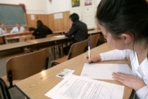 Ce fac elevii dacă au temperatura mai mare de 37,3 grade la Evaluarea Naţională şi Bacalaureat? Răspunsul Avocatului Poporului