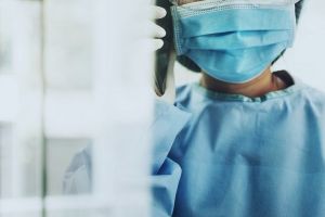 Coincidenţă sau efectul relaxării? Pentru prima oară după o săptămână, numărul îmbolnăvirilor de coronavirus trece de 200 în România