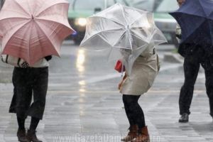 Ploi şi vreme răcoroasă, aşteptate în săptămâna 25 mai – 1 iunie