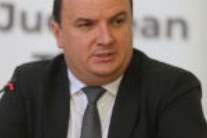 Finanţarea pentru proiecte culturale se joacă pe scena politică din Timiş! Călin Dobra i-a dat replica lui Cristian Moş: „USR caută nod în papură!”