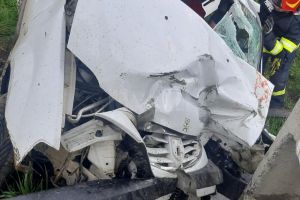 Accident foarte grav, cu trei încarceraţi, la Panaci. Un bărbat a decedat