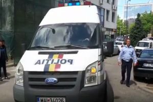 CONDAMNAȚI LA PUȘCĂRIE, PRINȘI PE O STRADĂ DIN PITEȘTI