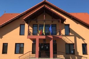 VIDEO Iluminat public de discotecă la Sânpetru