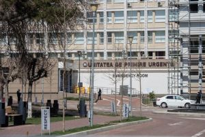 Șase oameni, din care trei copii, răniţi după un accident rutier