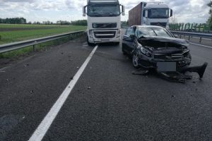 Accident rutier pe Autostrada Soarelui, intre un autoturism si un TIR