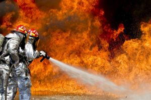 Incendiu de proporţii în comuna Sânnicoară din judeţul Cluj