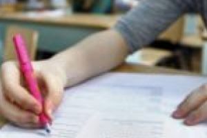 S-a aprobat calendarul de organizare a Bacalaureatului. Candidaţii trebuie să stea la minimum 2 metri distanţă