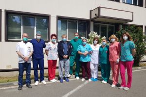 Un arădean a învins CORONAVIRUSUL după două luni de luptă grea. Ce spun medicii