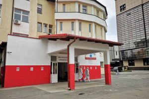„Pastile de fericire” oferite la Spitalul Judeţean – Mesajul unei paciente vindecată de COVID pentru un medic
