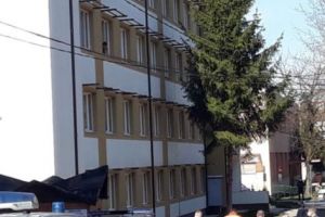 Cu 52 de carantinaţi mai puţin
