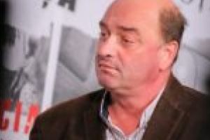 Asfalt proaspăt pentru o stradă din Anina. Primăria scoate din buzunar 1,2 milioane de lei