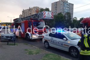 Constanta. Un barbat ameninta sa se arunce de la etajul 10 in zona Rovere, de pe bulevardul Tomis (galerie foto+video)      