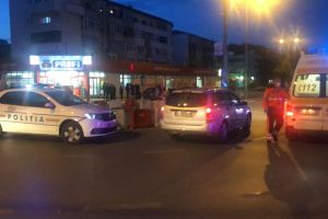 FOTO Accident cu trei maşini la Botoşani! O tânără a fost rănită