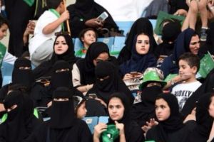 EVENIMENT INEDIT în Arabia Saudită. Ce au făcut FEMEILE cu faţa acoperită