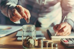 Guvernul va sprijini firmele care îşi readuc la muncă angajaţii din şomaj tehnic