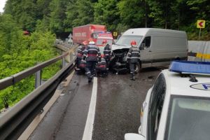 Accident rutier grav in Comarnic (galerie foto)