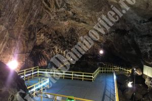 e astăzi s-a deschis Peştera Ialomiţei pentru turişti