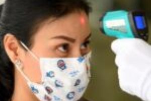 Ministerul Sănătăţii pune punctul pe i: măsurarea temperaturii corporale pe durata stării de alertă este obligatorie la intrarea în spaţii închise