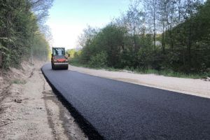 Drumul spre Băişoara- asfaltat de 3 ori într-un an