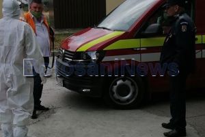 FOTO Un botoşănean a mers să-şi schimbe buletinul, dar nu a mai apucat. A fost dus direct în carantină