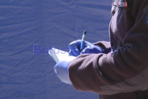 Un botoşănean a ieşit din izolare ca să facă piaţa. Jandarmii botoşăneni l-au amendat şi l-au băgat în carantină