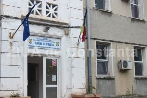 Patru ambarcatiuni pe perna de aer, fabricate in anul 2005, de vanzare la Garda de Coasta