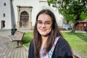 ”Profesoara” de chimie. Olimpica Maria Șerban oferă meditaţii gratuite pe o platformă online