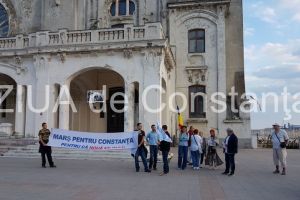 Constantenii au pornit in Marsul pentru Constanta. Participantii cer schimbari (galerie foto)
