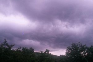 O nouă informare meteo de ploi şi vijelii. Vezi până când!