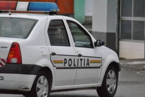 Șase bărbaţi depistaţi la filtrul din Dumbrăviţa, cercetaţi penal pentru că au folosit adeverinţe false de la angajatori, în timpul stării de urgenţă