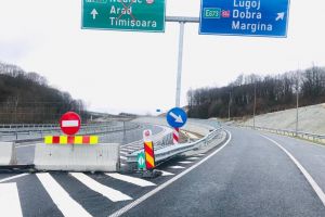 Se ridică restricţiile de circulaţie de pe tronsonul 3 al autostrăzii Lugoj-Deva. Orban cere anchete penale