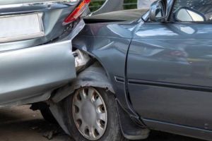 Accident cu pagube materiale provocat de un conducător auto aflat în stare de ebrietate, la Miercurea Ciuc