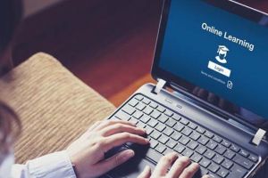 Dă învăţarea mai departe, un mod educativ de petrecere a timpului în mediul online
