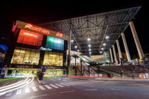 Mai mulţi copii, agresaţi sexual de doi bărbaţi în Iulius Mall din Cluj-Napoca