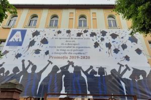 Modul inedit prin care viitorii absolvenţi ai Colegiului Naţional ”Andrei Mureşanu” îşi iau la revedere de la şcoală