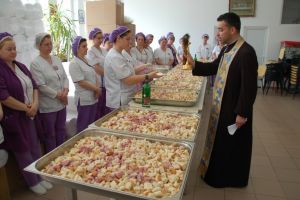 De Inaltare, Arimex Comexim 2000 SRL va oferi pacientilor din Constanta oua rosii, tochitura cu mamaliguta si piept de crap la tava 