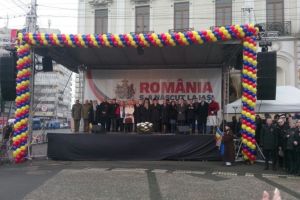 Vasile Puşcaşu îşi face de cap în centrul Iaşului! A luat cu japca 45 de metri din faţa Hotelului Traian – locul unde politicienii vorbeau de pe scenă