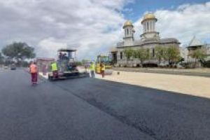 Primaria Constanta: Continua lucrarile de asfaltare a parcarii situate pe strada Ștefanita Voda
