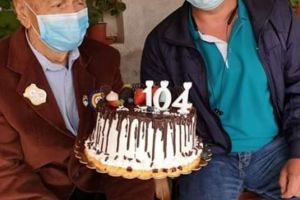 Ioan Gergely, EROU ARĂDEAN, a împlinit 104 ani! Cum a fost SĂRBĂTORIT (FOTO)