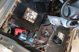 Autoturism tras pe dreapta de poliţiştii de la ITPF Sighet, pe raza localităţii Bistra. Maşina era modificată pentru activităţi de contrabandă