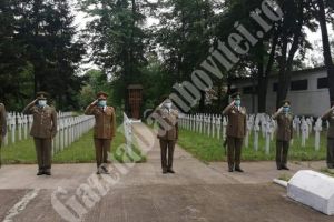 TÂRGOVIȘTE: Garnizoana Târgovişte aduce un omagiu eroilor ce s-au jertfit pentru patrie