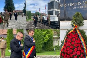 FOTO| Ziua Eroilor, comemorată la Sebeş. Depuneri de coroane de flori la monumentele simbol din oraş