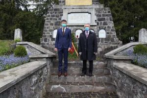 Omagiu adus eroilor neamului românesc la Mausoleul Secu-Topliţa