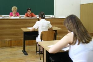 Bacalaureat şi Evaluare Naţională 2020: Cum vor da examenele naţionale elevii depistaţi cu febră sau în izolare
