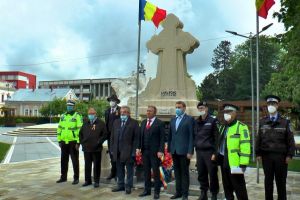 Ziua Eroilor, marcată discret la Rădăuţi