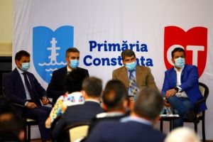 Primarul Decebal Fagadau si prefectul George Niculescu, intalnire de lucru cu investitorii de pe litoralul Marii Negre (galerie foto) 