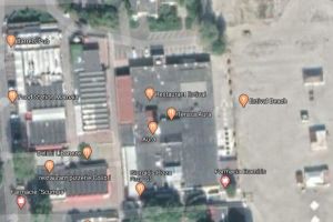 Doua imobile, situate in zona restaurantului Estival, supraetajate de Oxfix Market SRL